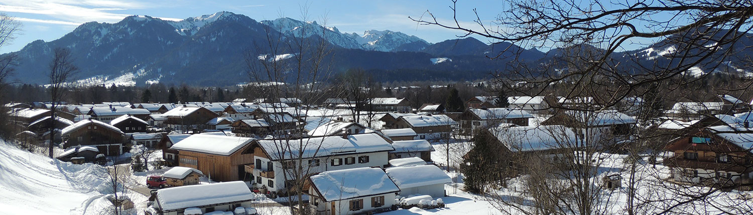 Gaißach mit umliegender Bergwelt